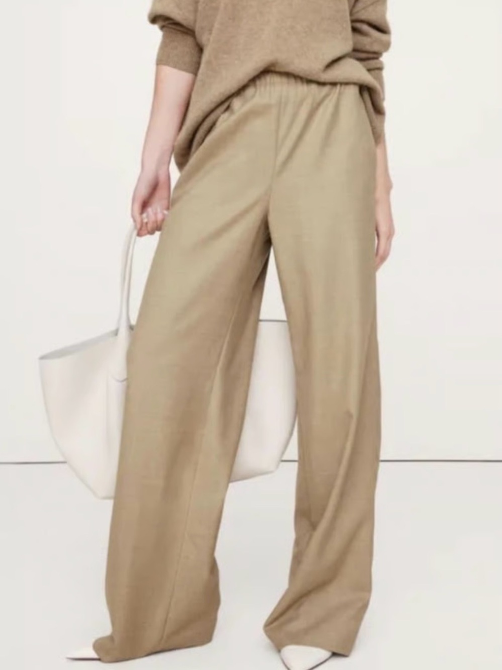 Banana Republic Wool Pull On Pants Wide Leg Tan Elastic Waist Small